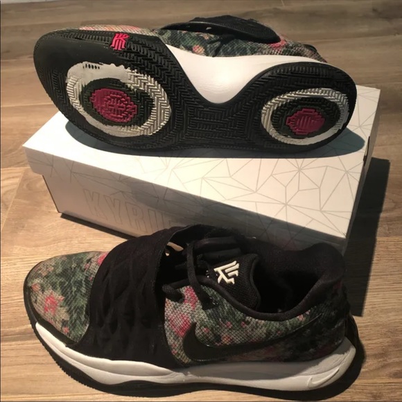 Nike Kyrie low 1 floral basketball - Picture 7 of 7